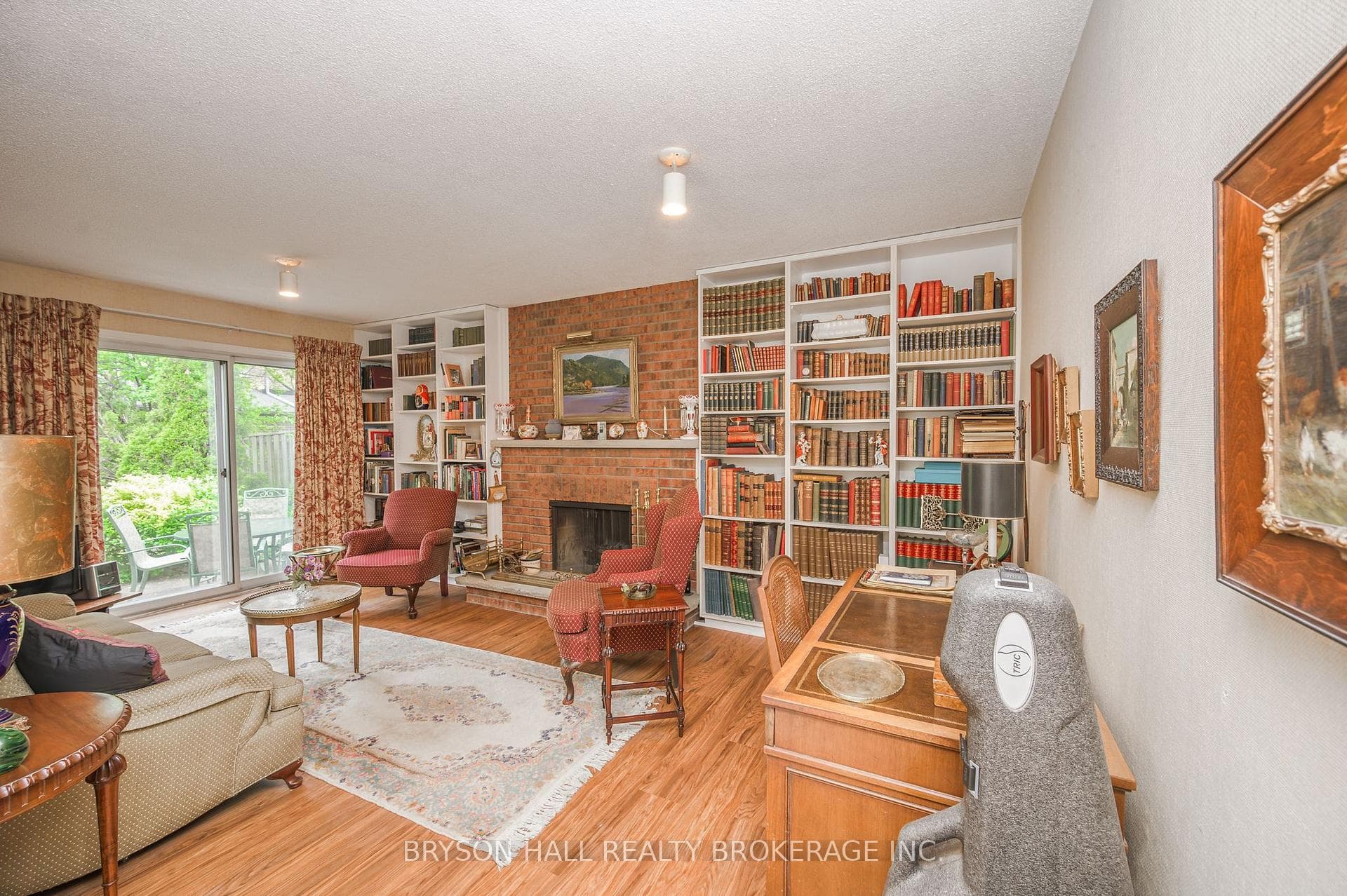 1136 Montrose Abbey Drive photo 7