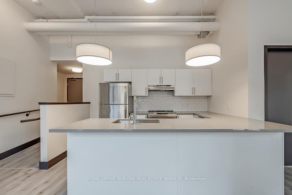 121 King Street Unit 102 photo 9