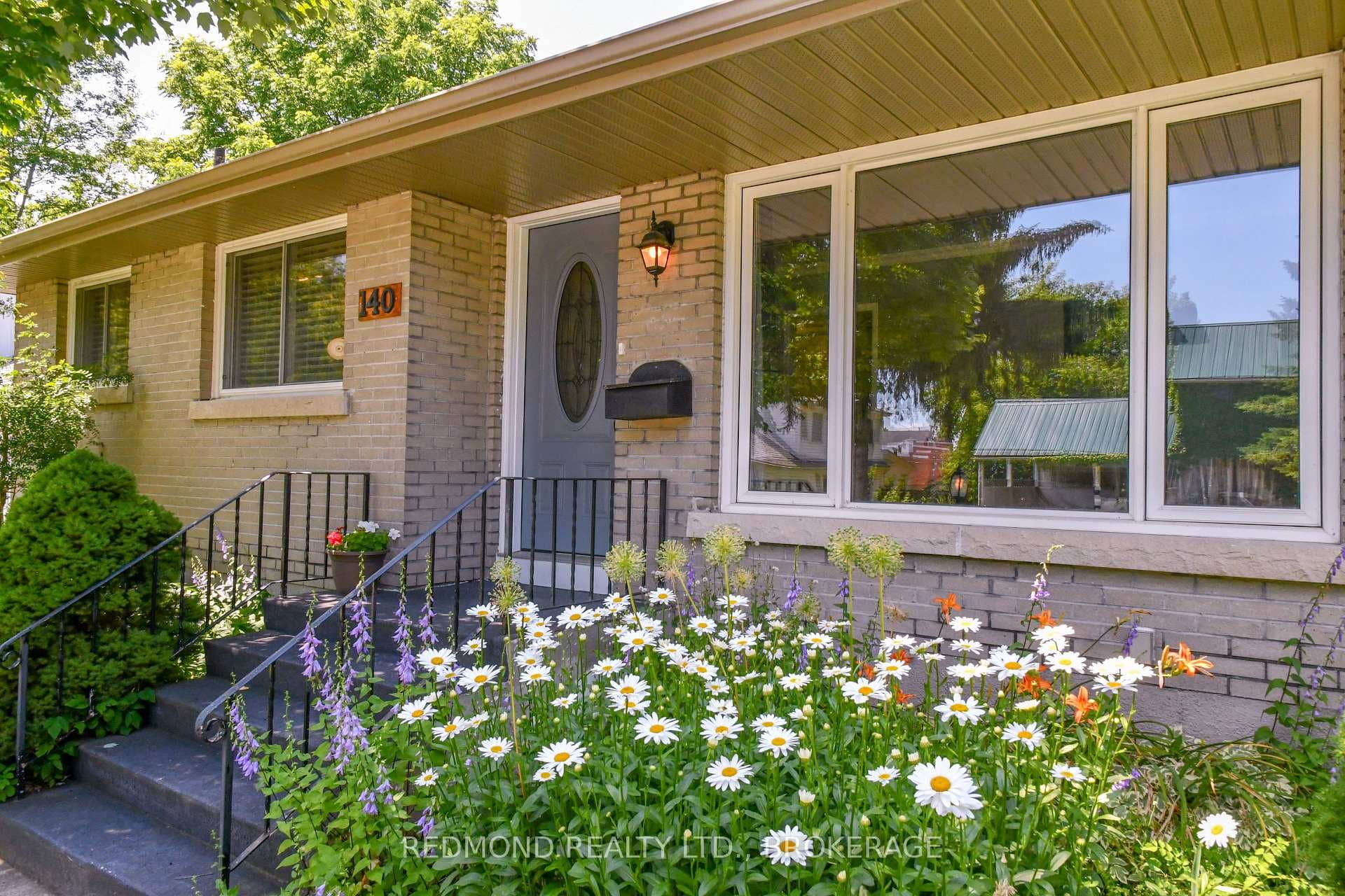 140 BROCK Street photo 7