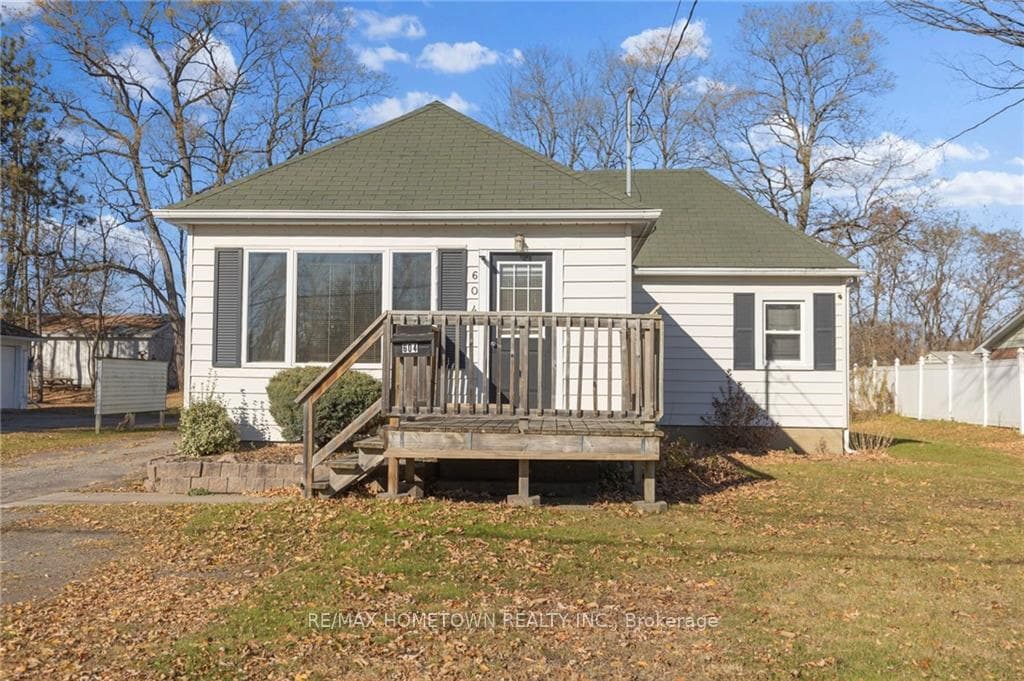 604 KING Street photo 3