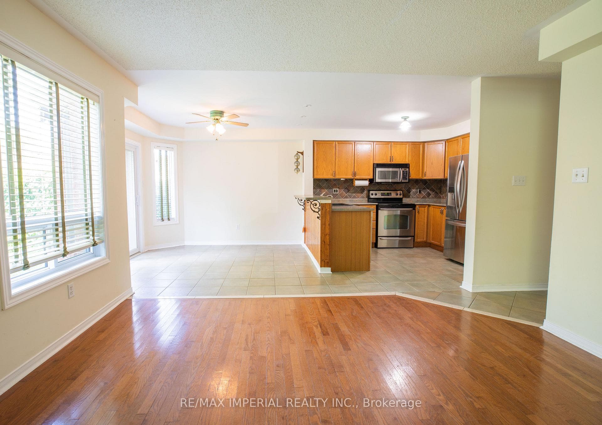 18 Windbreak Crescent photo 11