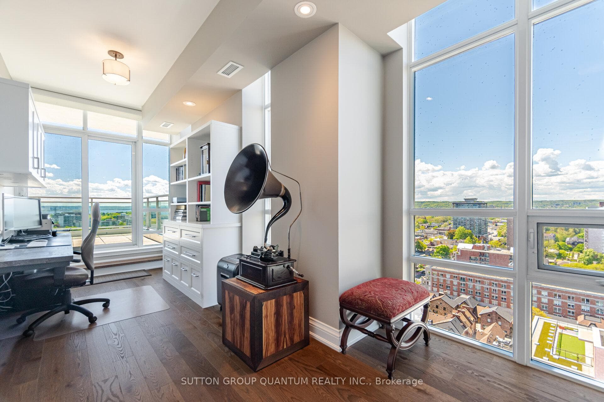 360 Pearl Street Unit PH2 photo 33