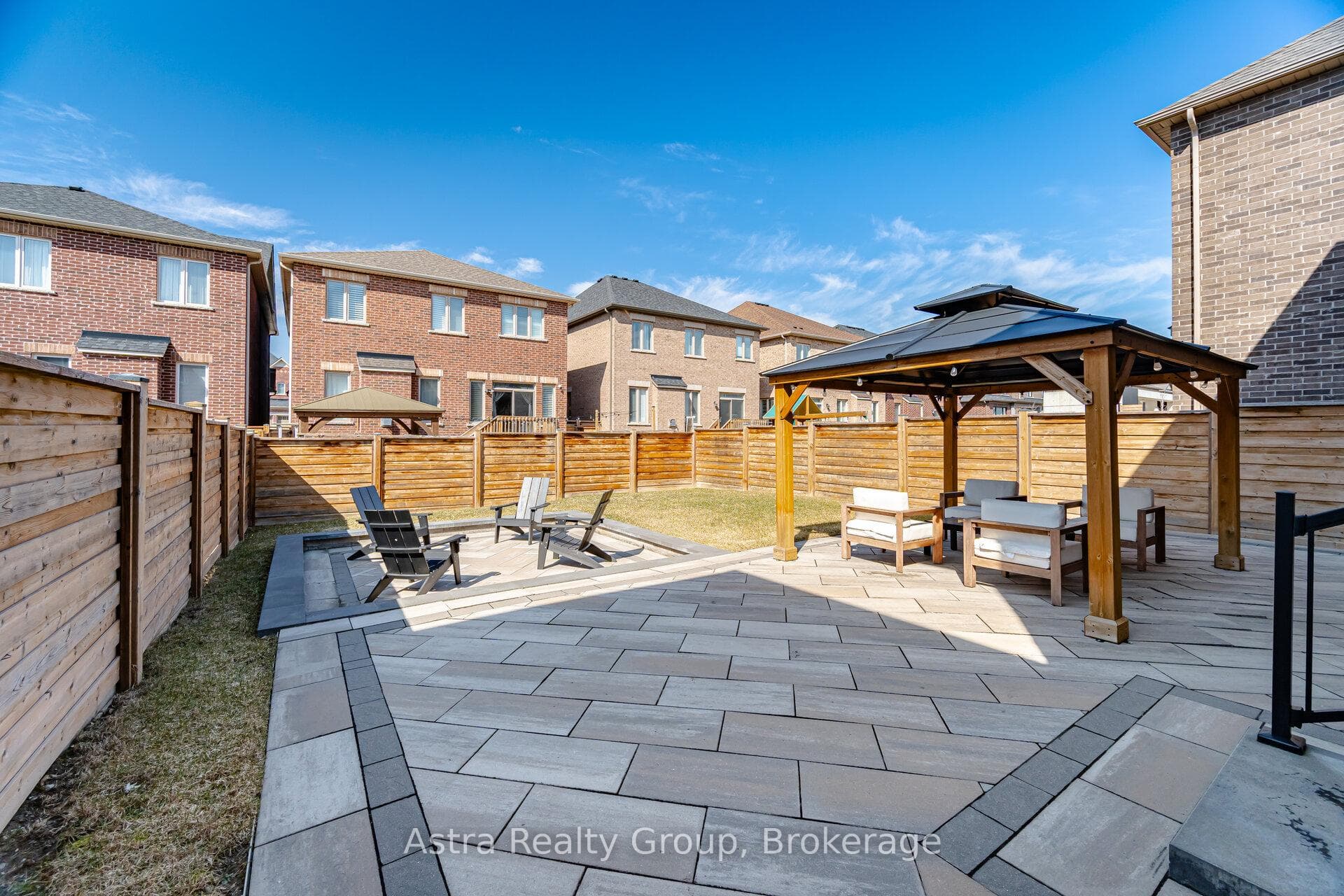 138 Alistair Crescent photo 47