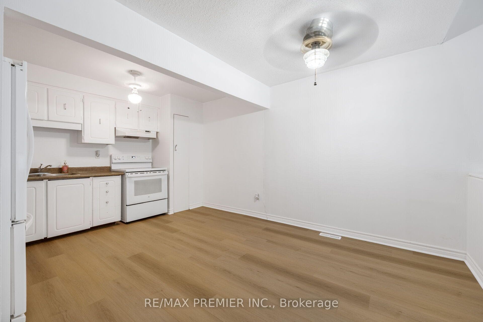 248 John Garland Boulevard Unit 82 photo 11