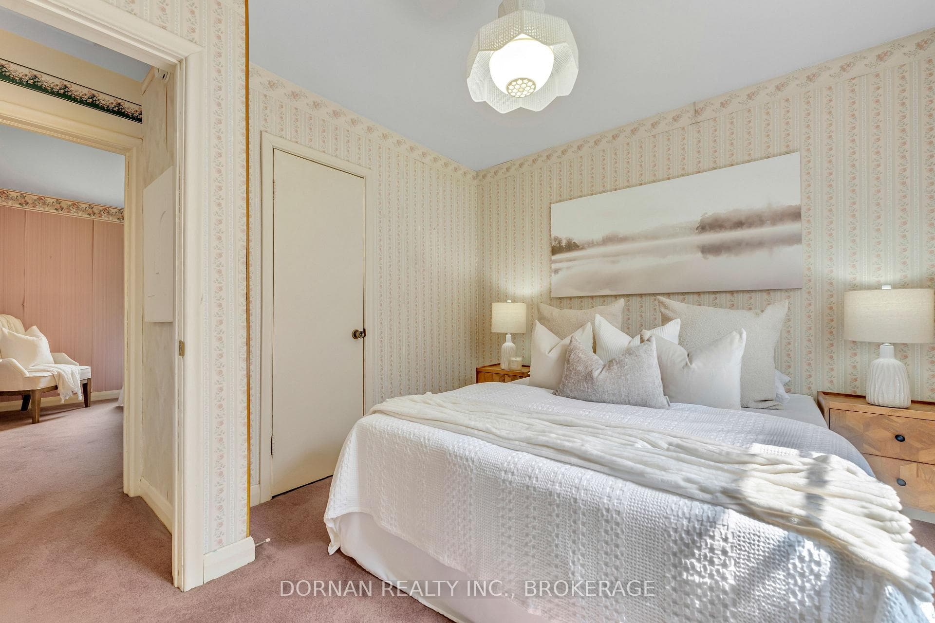 38 Darlington Boulevard photo 20