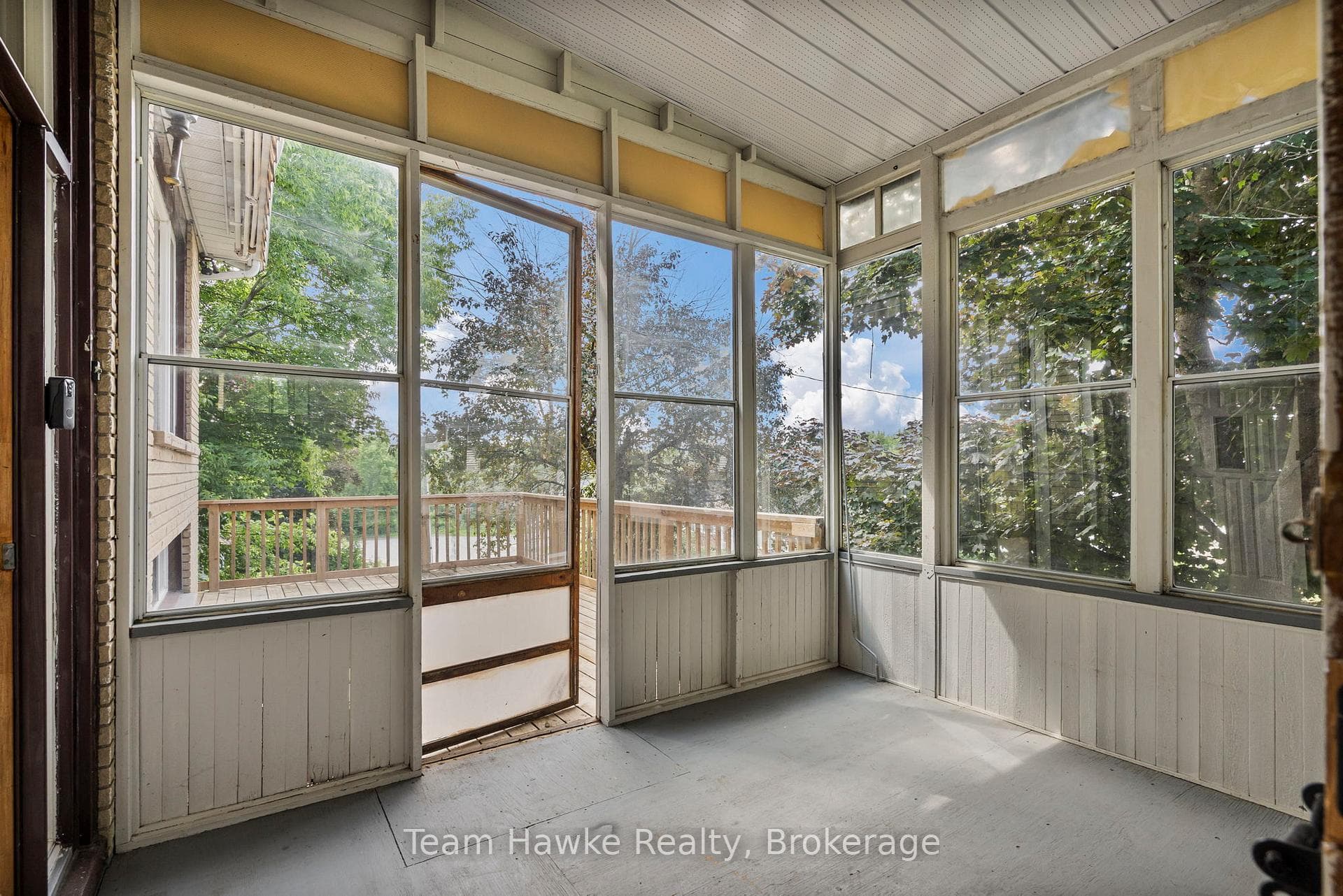 51 Easton Avenue photo 5