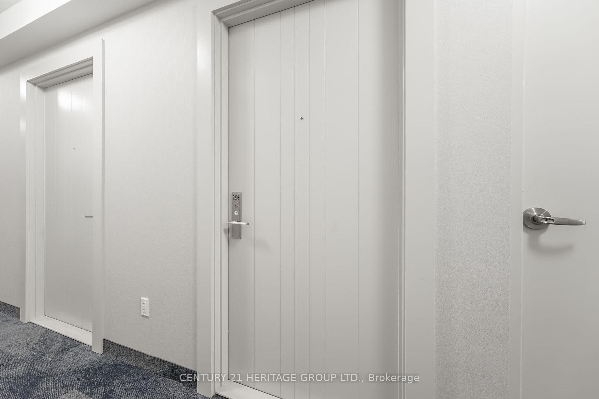 2550 Simcoe Street Unit 2203 photo 6
