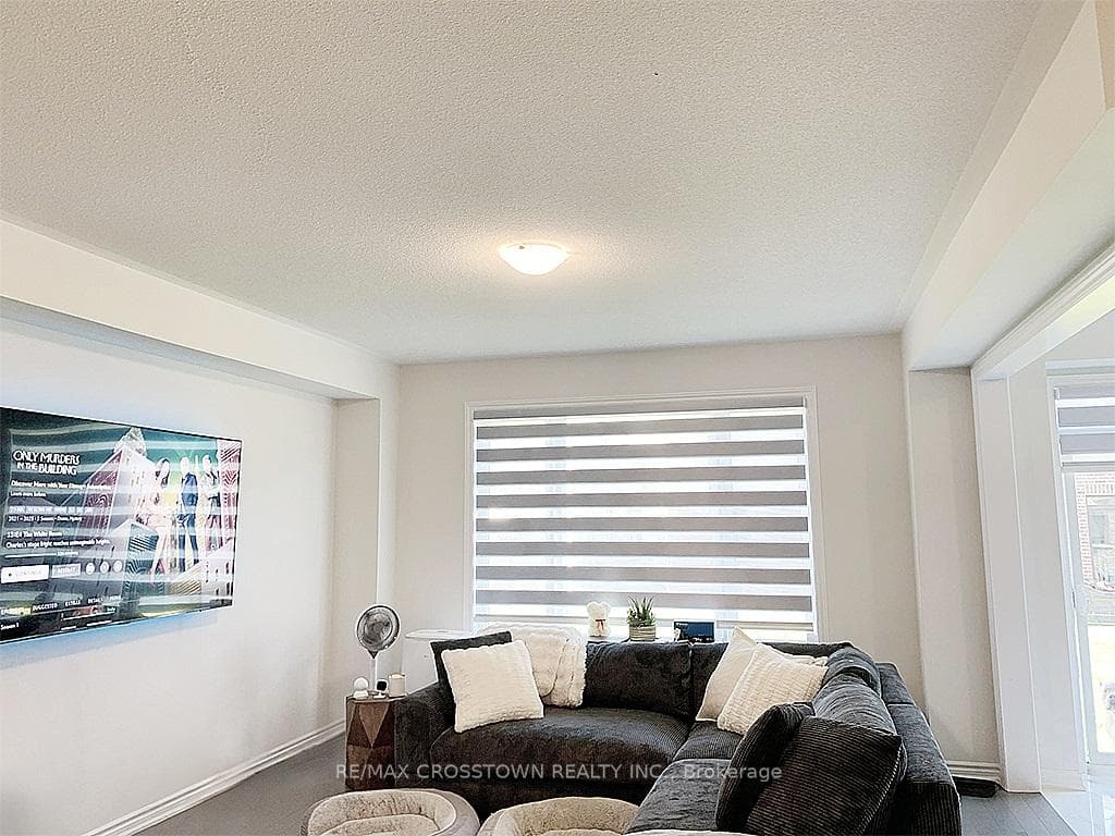 20 Rochester Drive photo 9