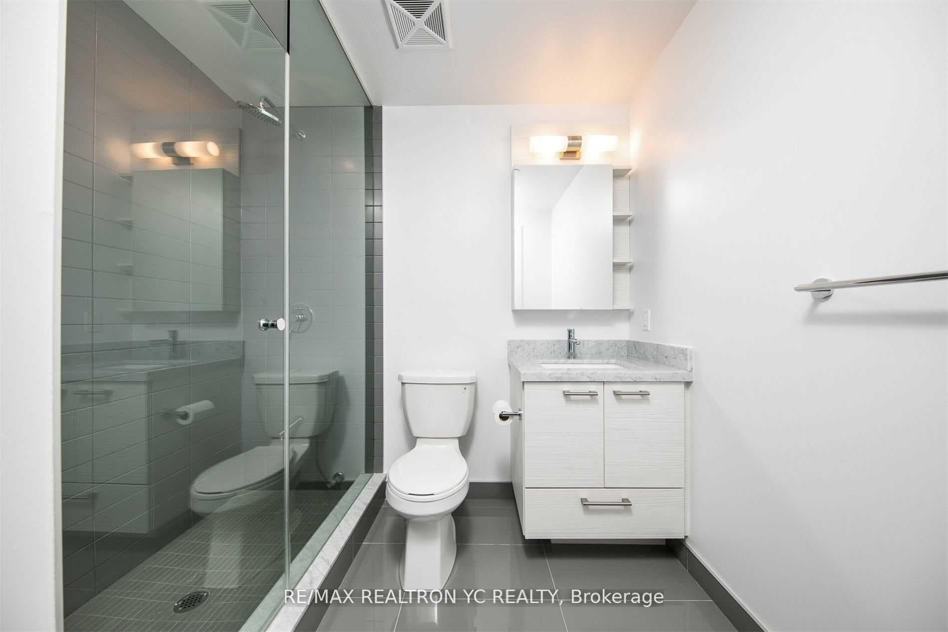 2221 Yonge Street Unit 409 photo 14