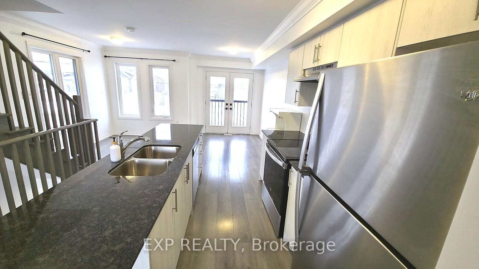 111 Fairlane Avenue photo 6