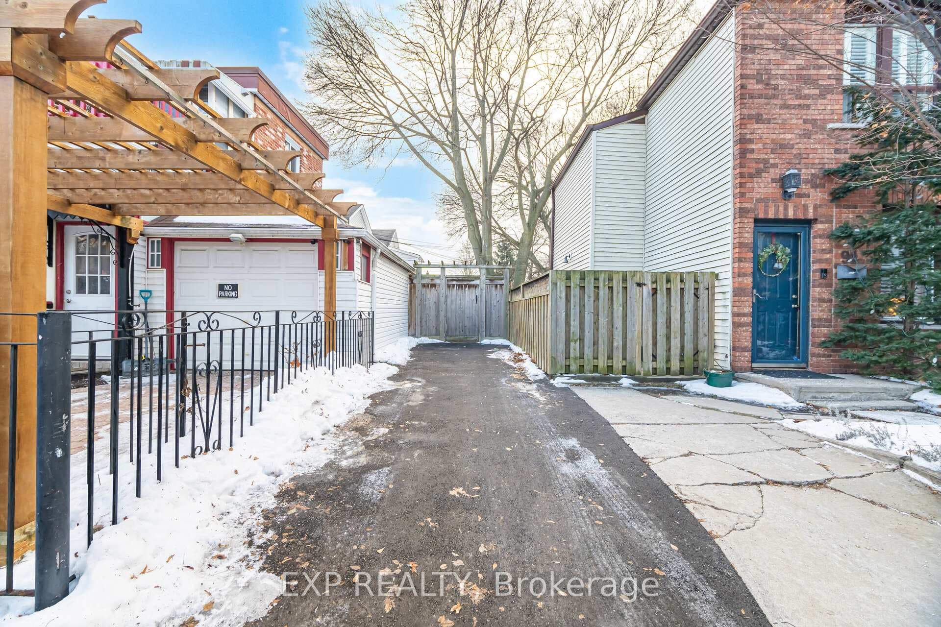 402 Woodfield Road Unit A photo 20