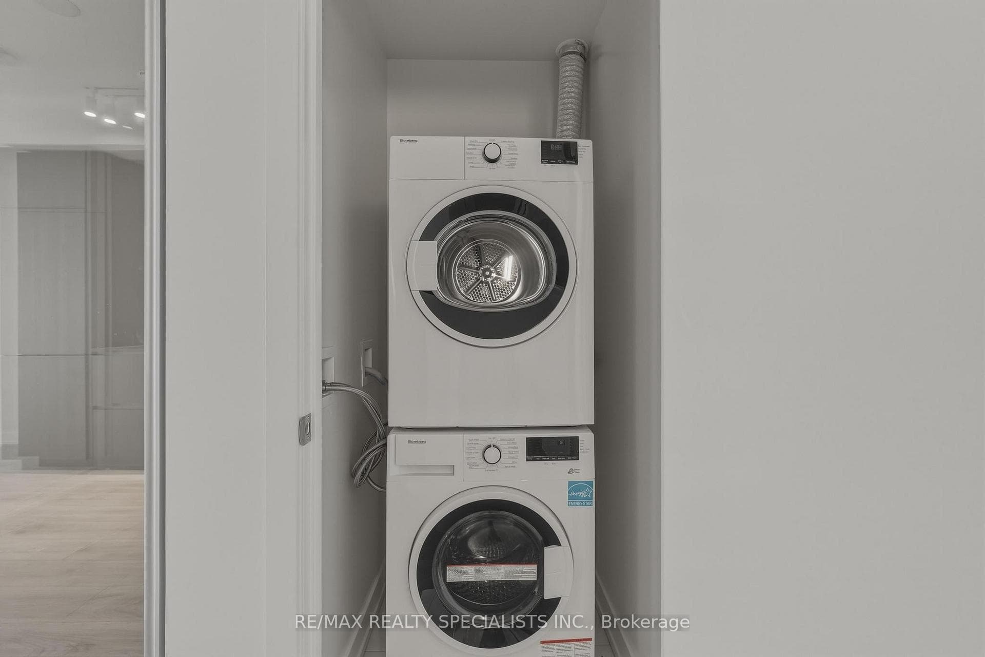 110 Broadway Avenue Unit 2911 photo 19