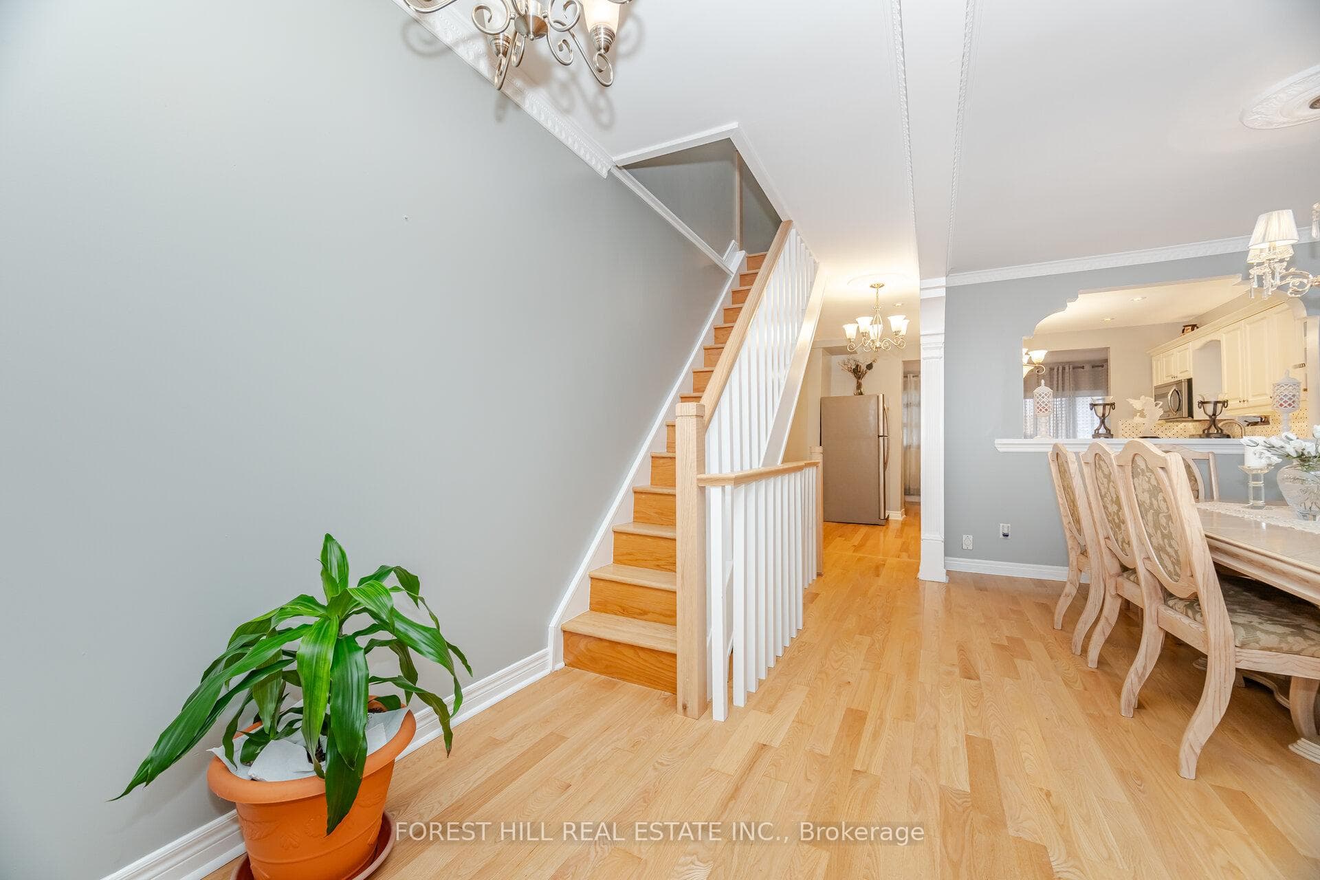 180 Milverton Boulevard photo 14