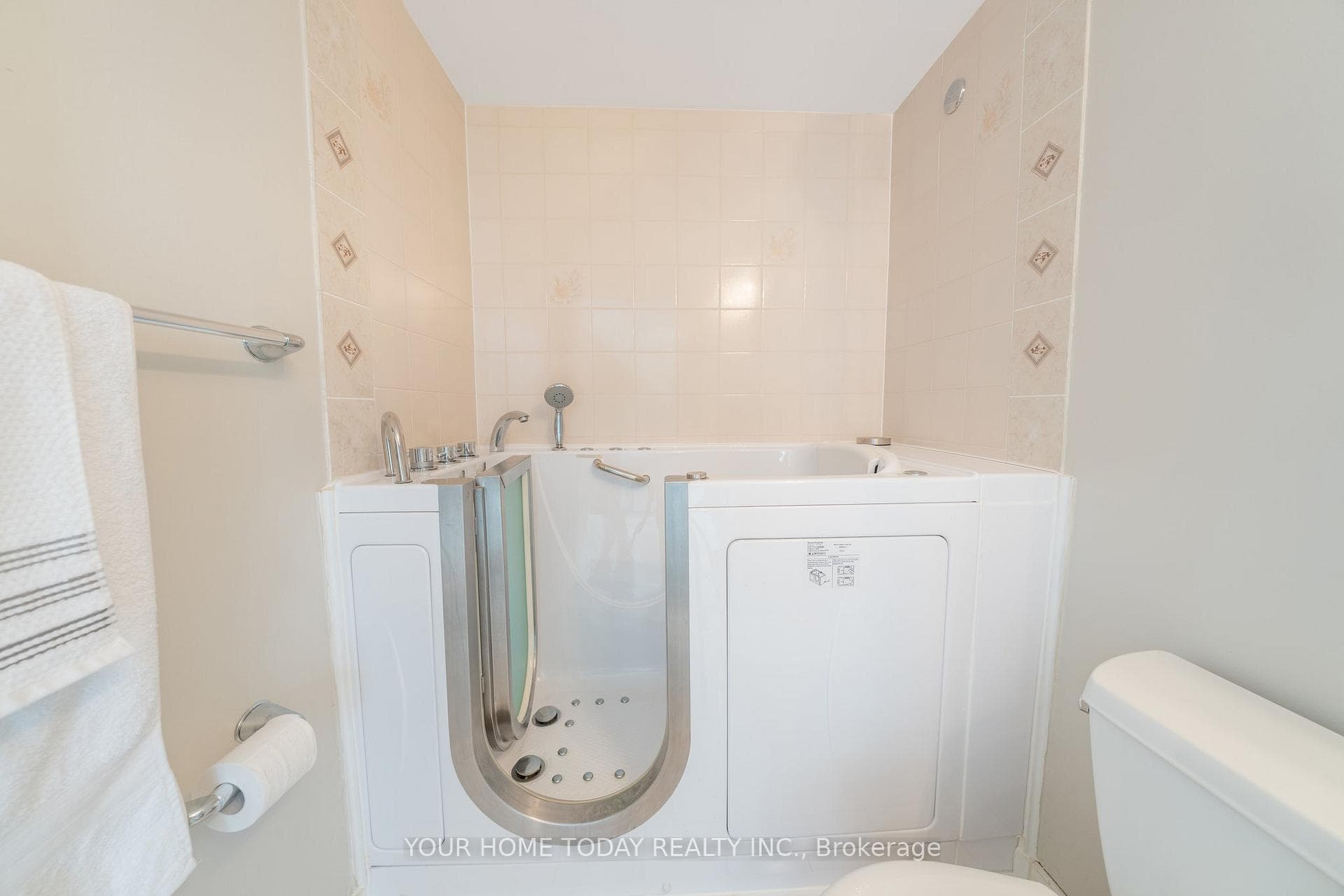 20 McFarlane Drive Unit 506 photo 25