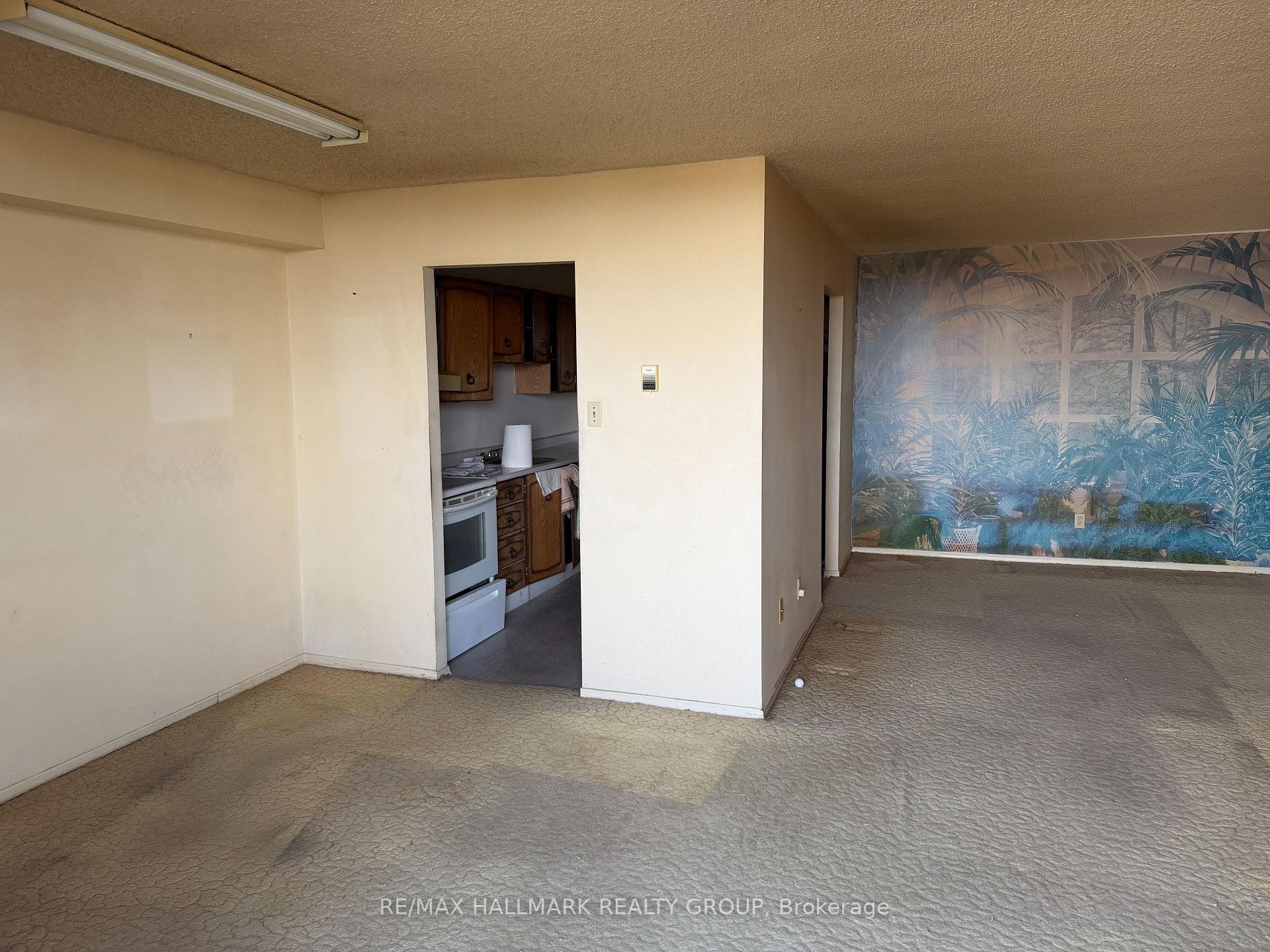 665 Bathgate Drive Unit 1007 photo 5