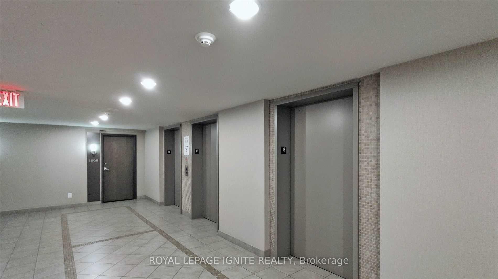 9 George Street Unit 1802 photo 36