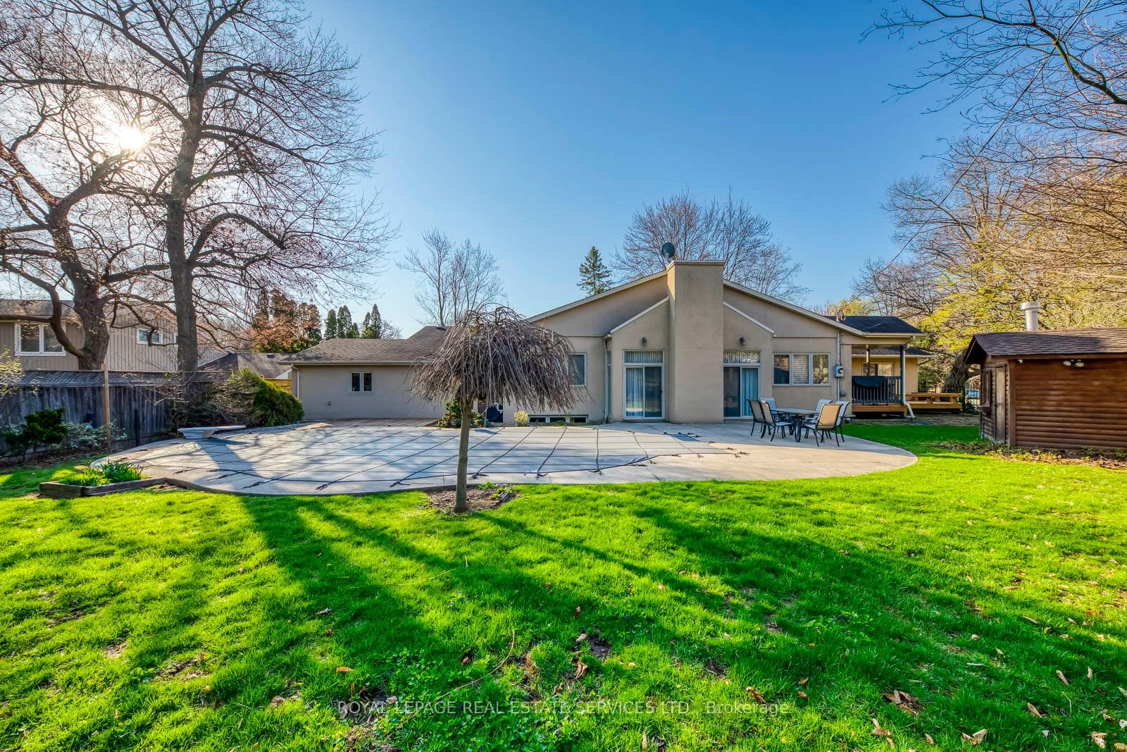 1327 Sedgewick Crescent photo 23