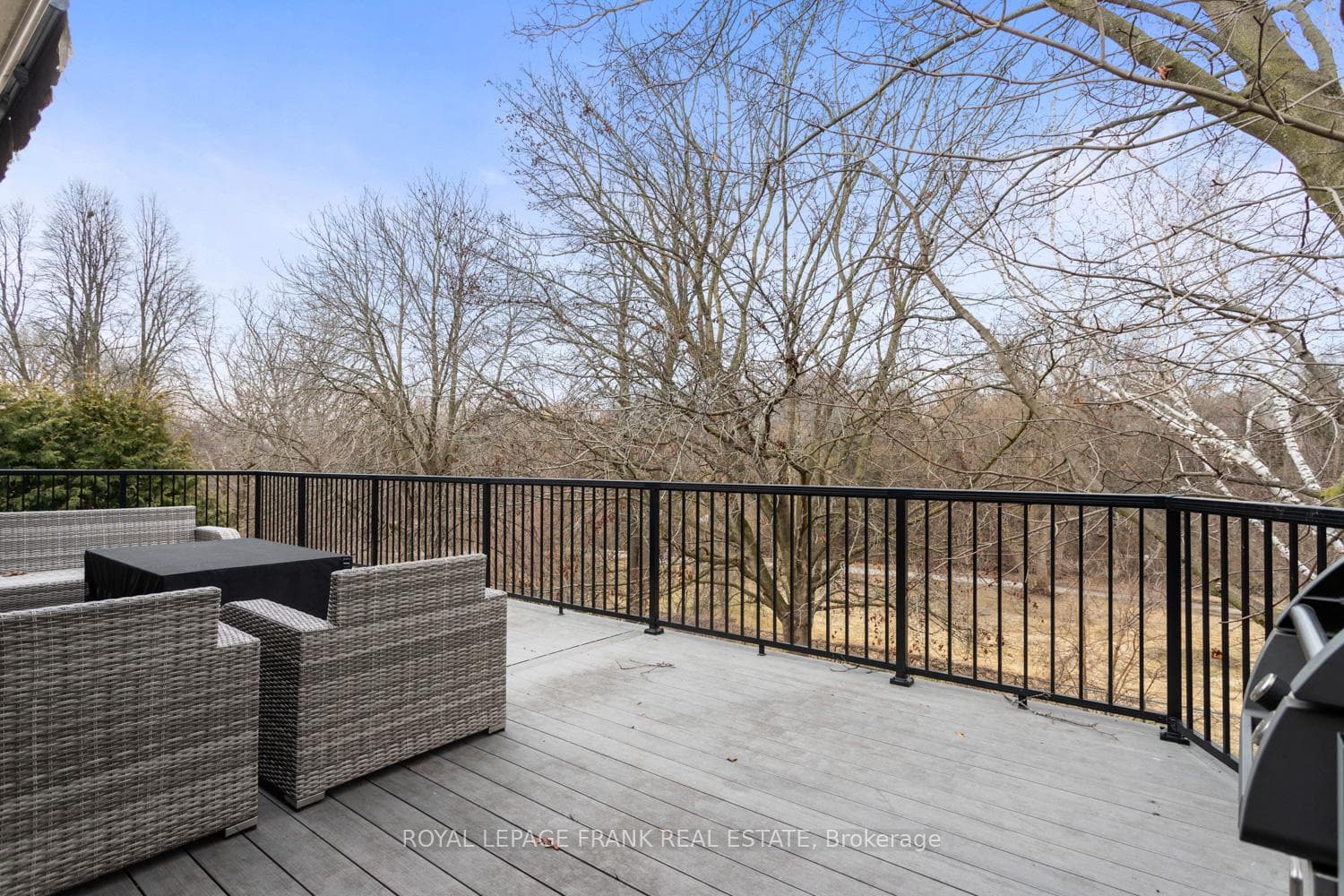 160 Eastdale Street photo 34