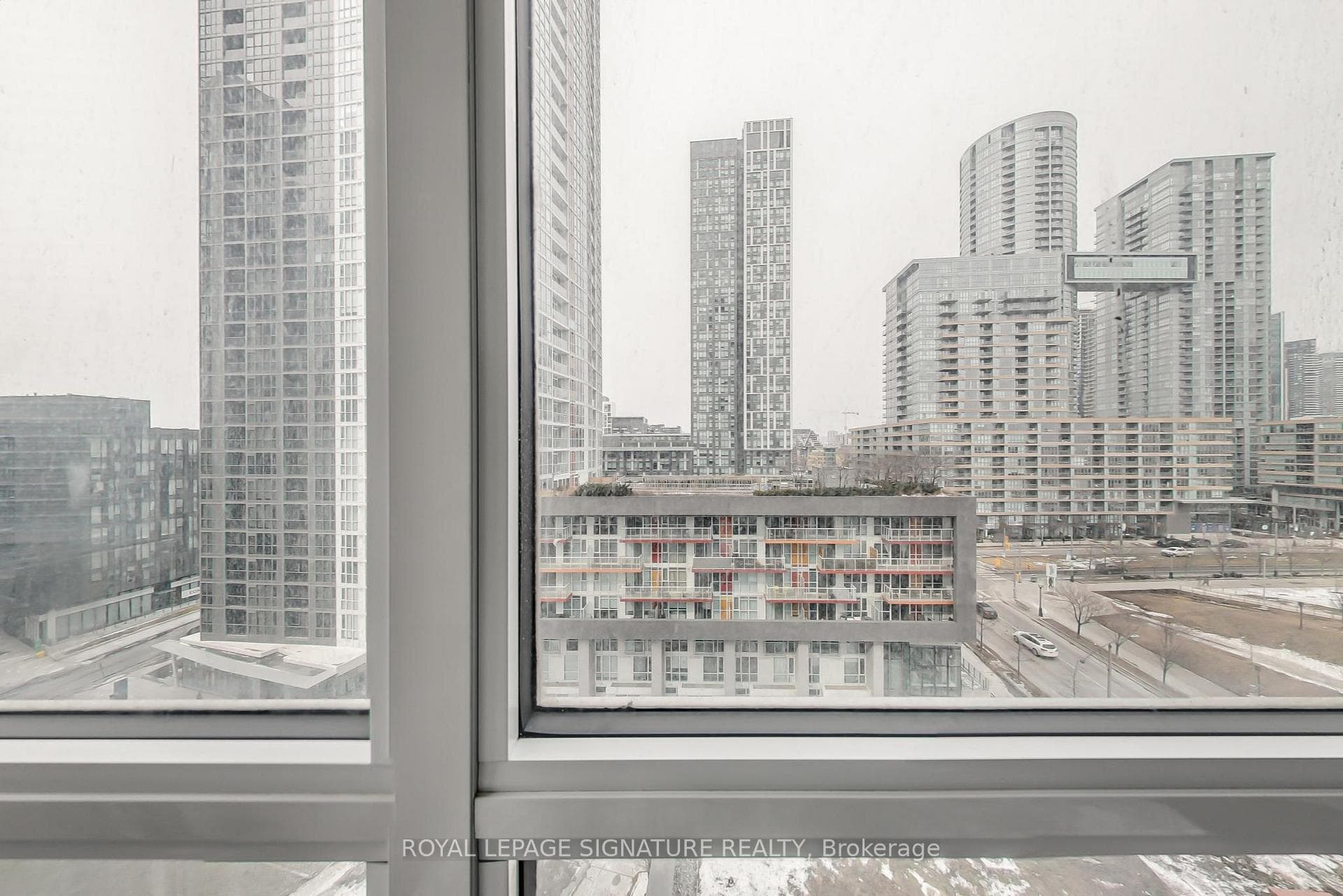 75 Queens Wharf Road Unit 1015 photo 24