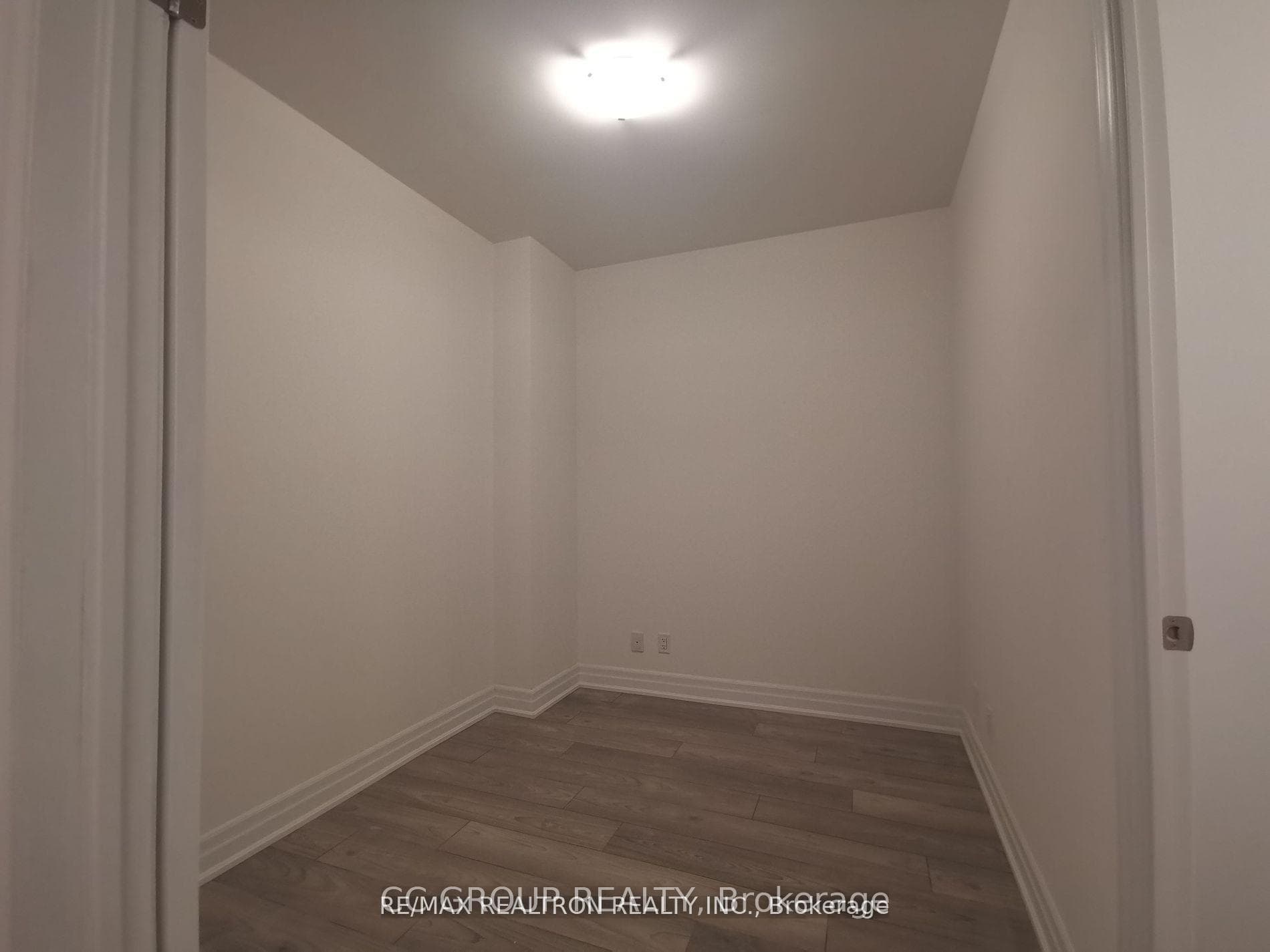 36 Elm Drive Unit 1703 photo 8