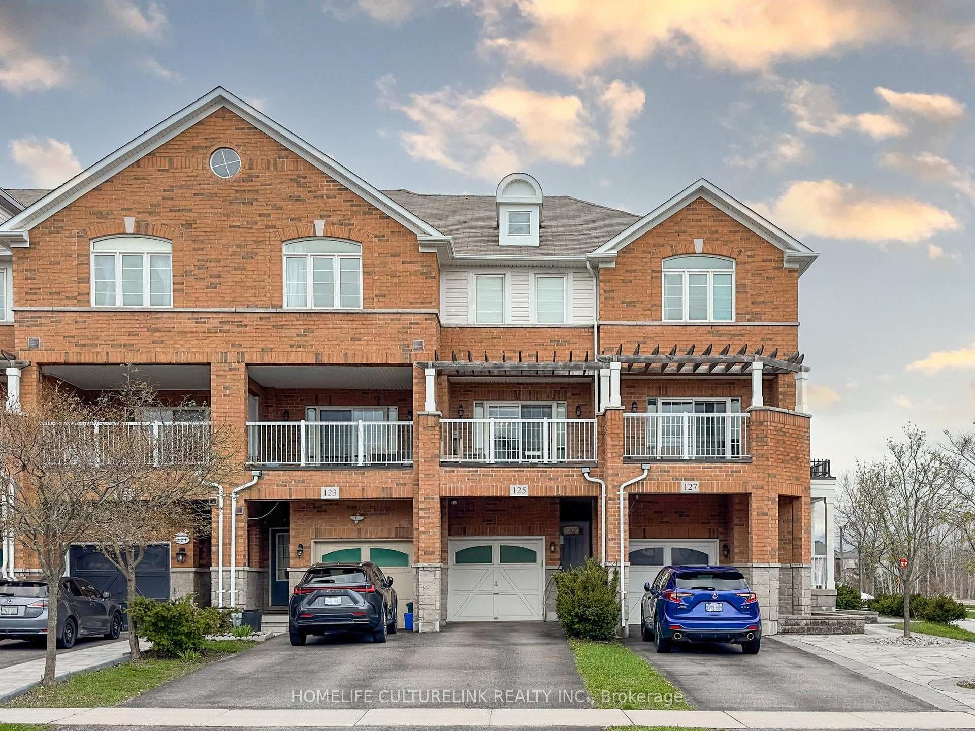 125 Chokecherry Crescent photo 2
