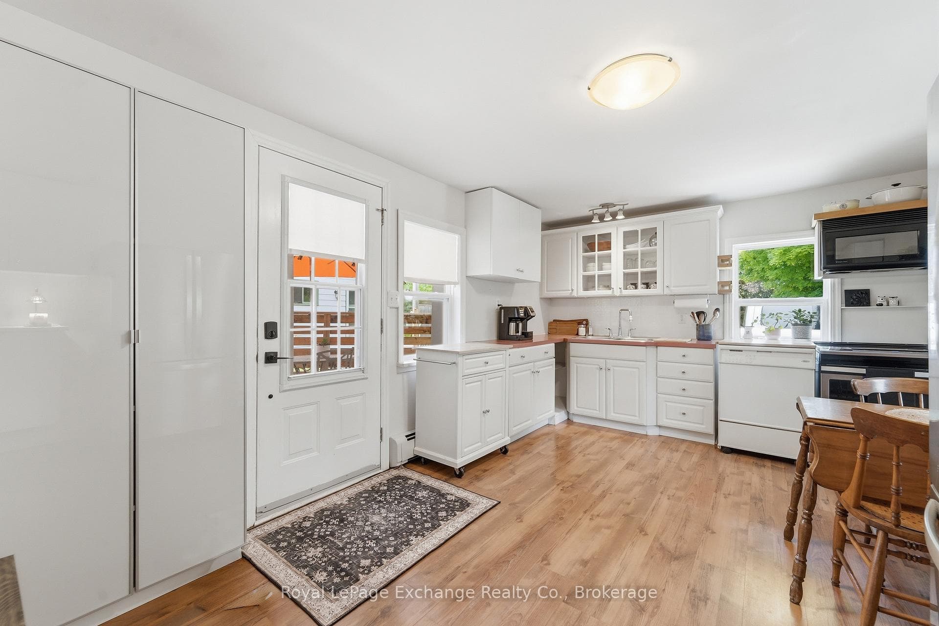 544 Queen Street photo 14