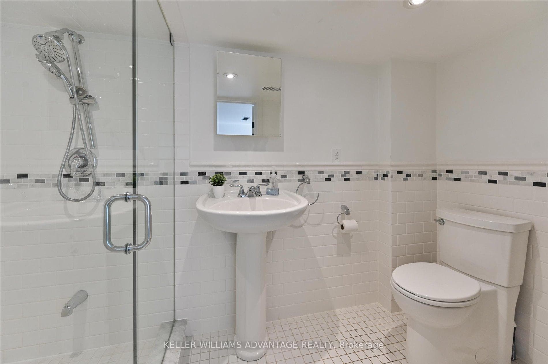 5 Kent Road photo 17