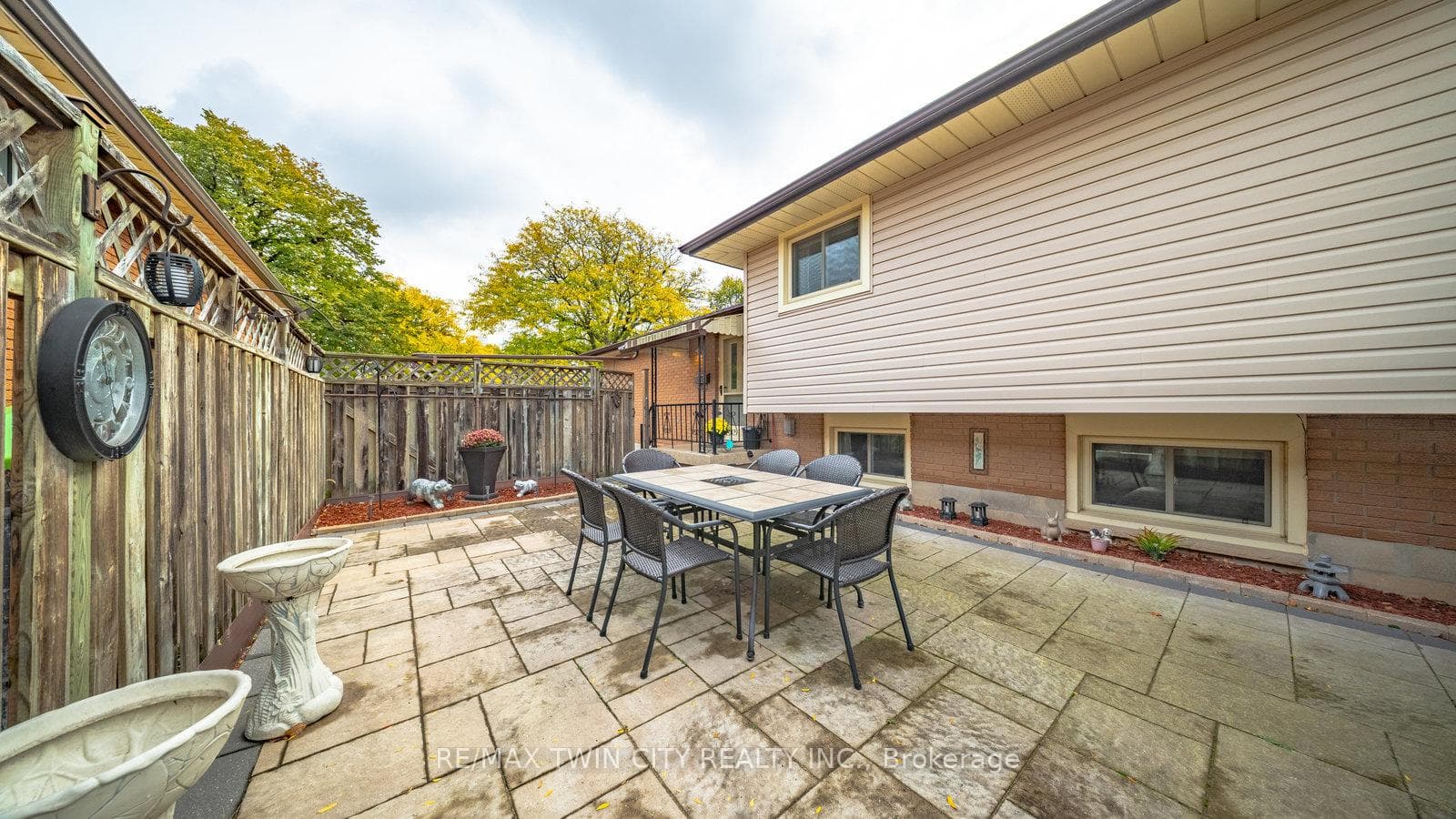 42 Palm Crescent photo 34