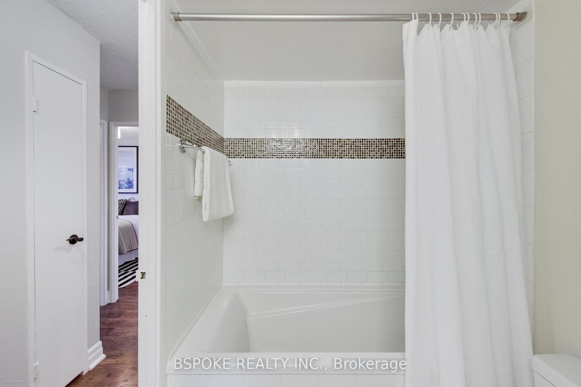 966 Inverhouse Drive Unit 511 photo 27