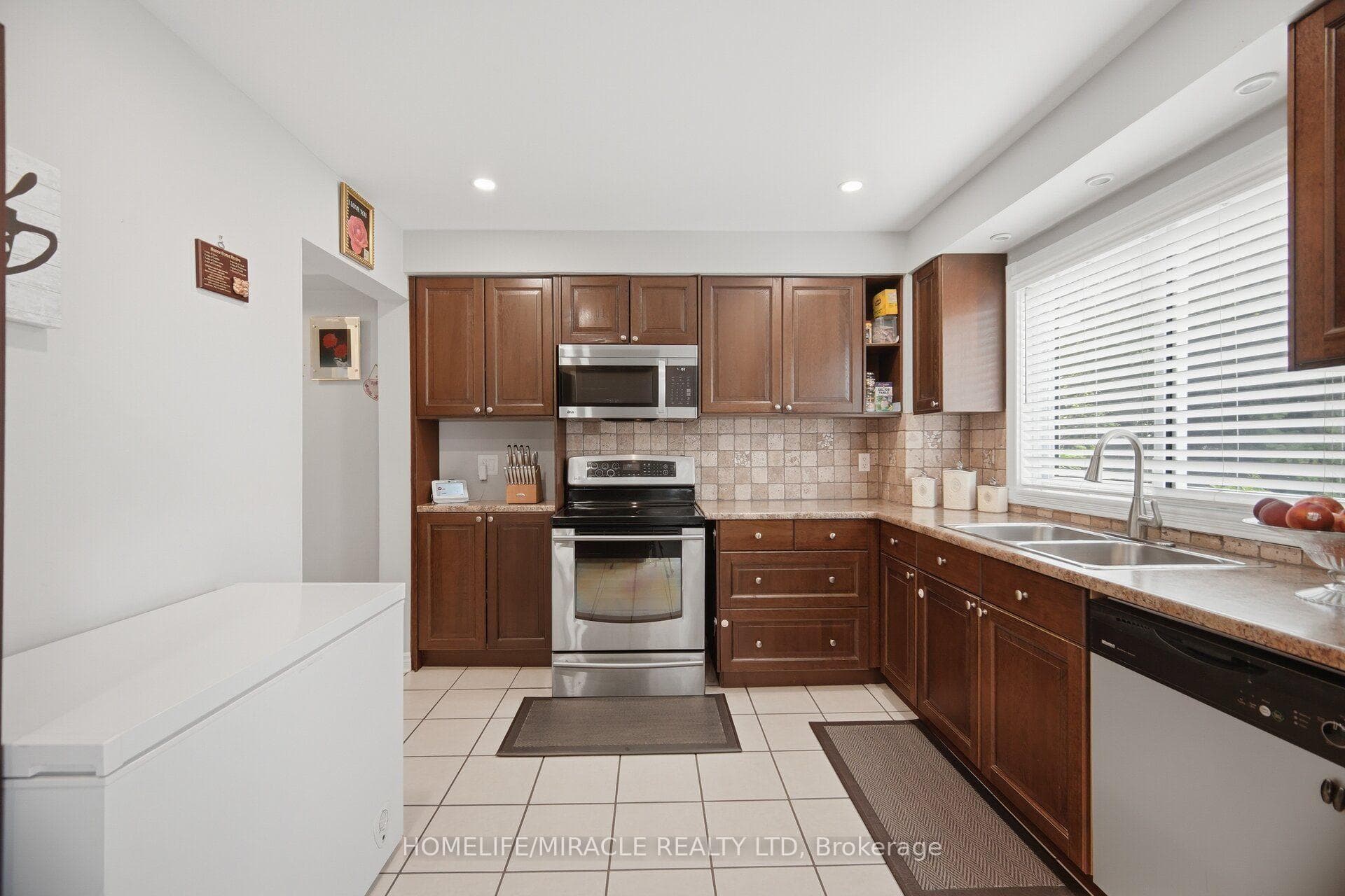 113 Fanshawe Drive photo 15