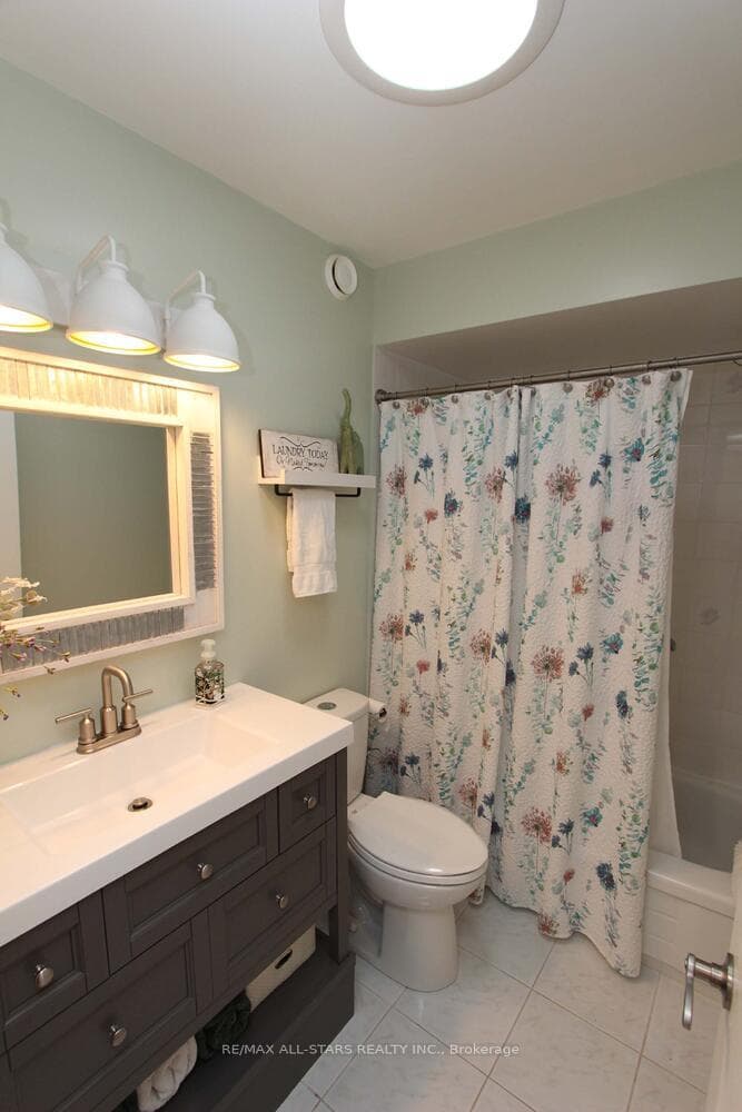 27 Hillview Drive photo 16
