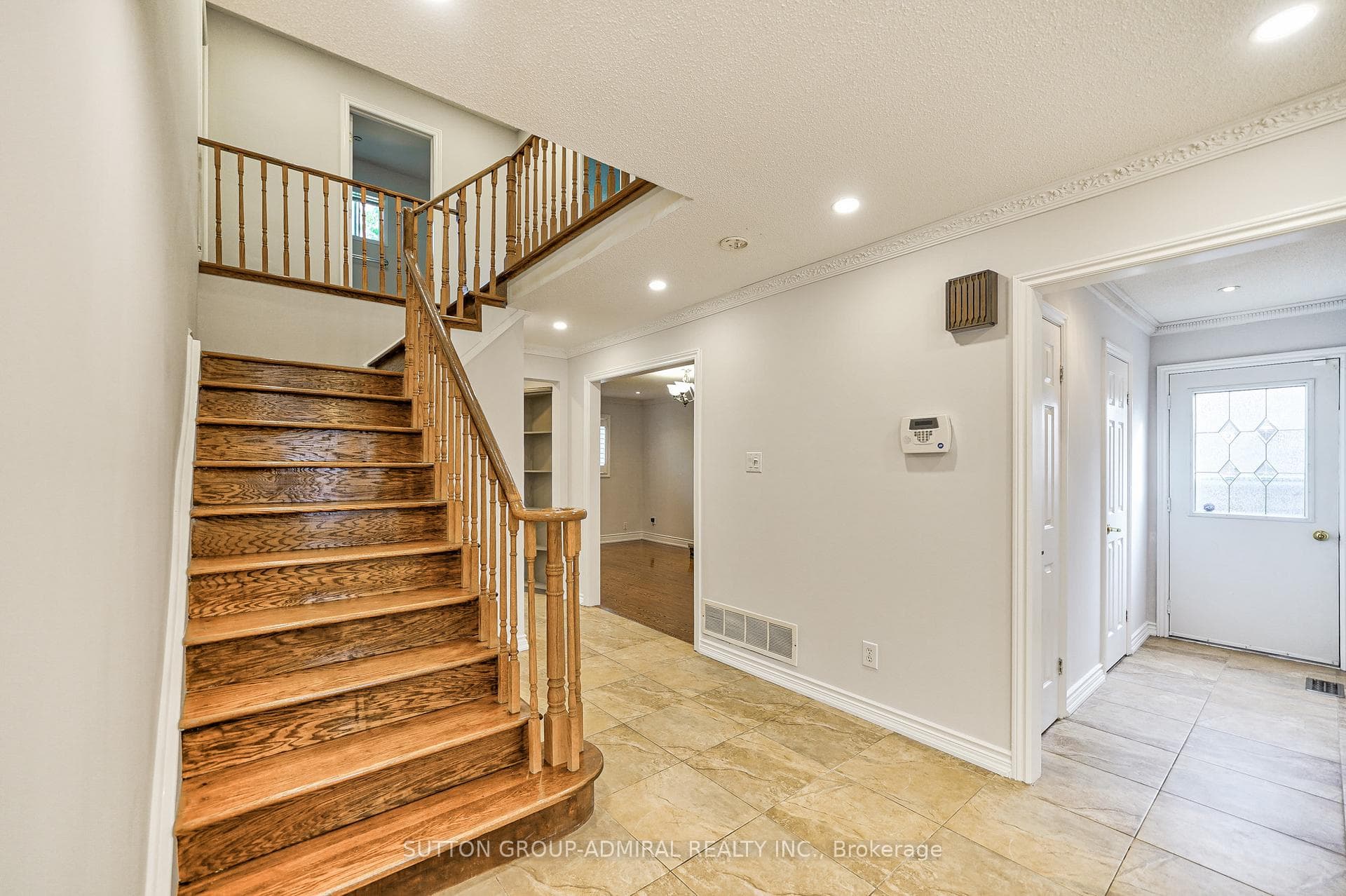 311 Buckingham Road photo 17
