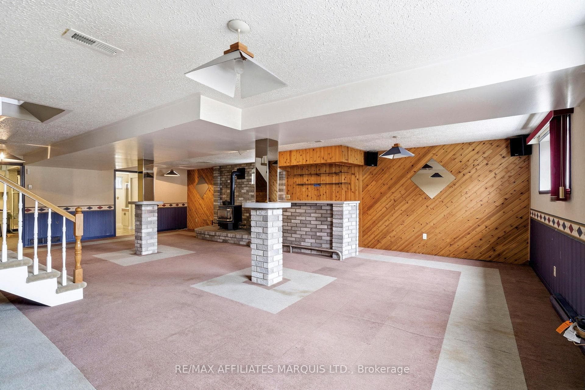 681 Champlain Drive photo 26