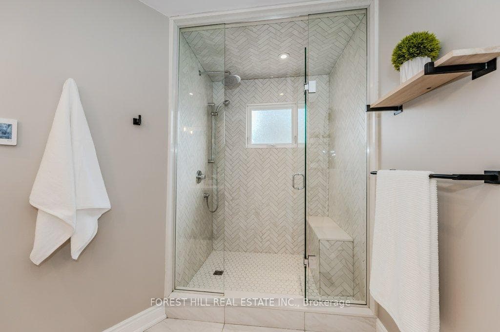29 Fernbrook Crescent photo 24