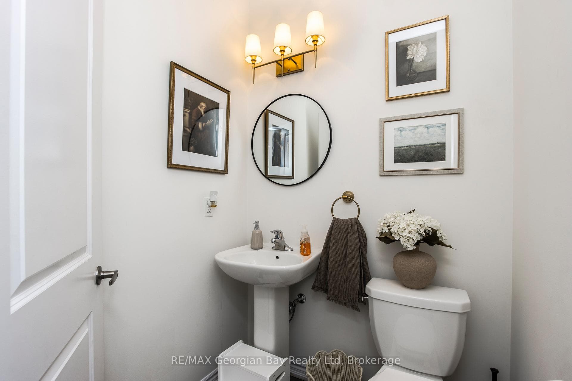 215 Roy Drive photo 11