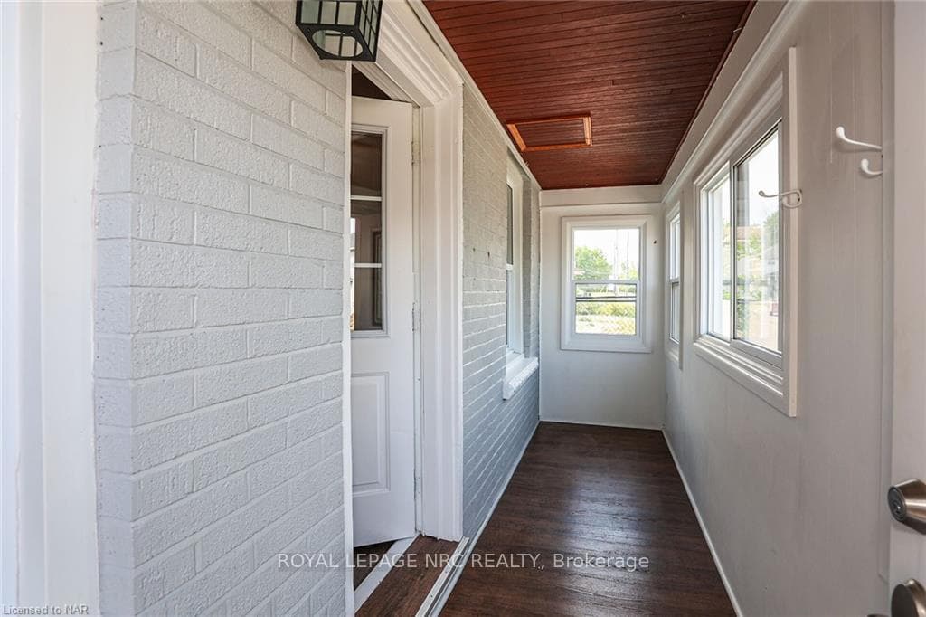 4830 ONTARIO Avenue photo 3