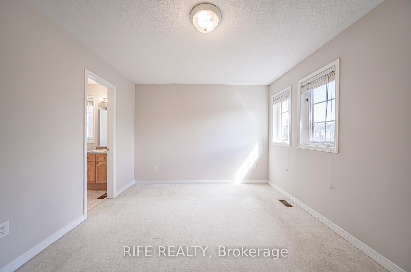 37 Burndenford Crescent photo 28