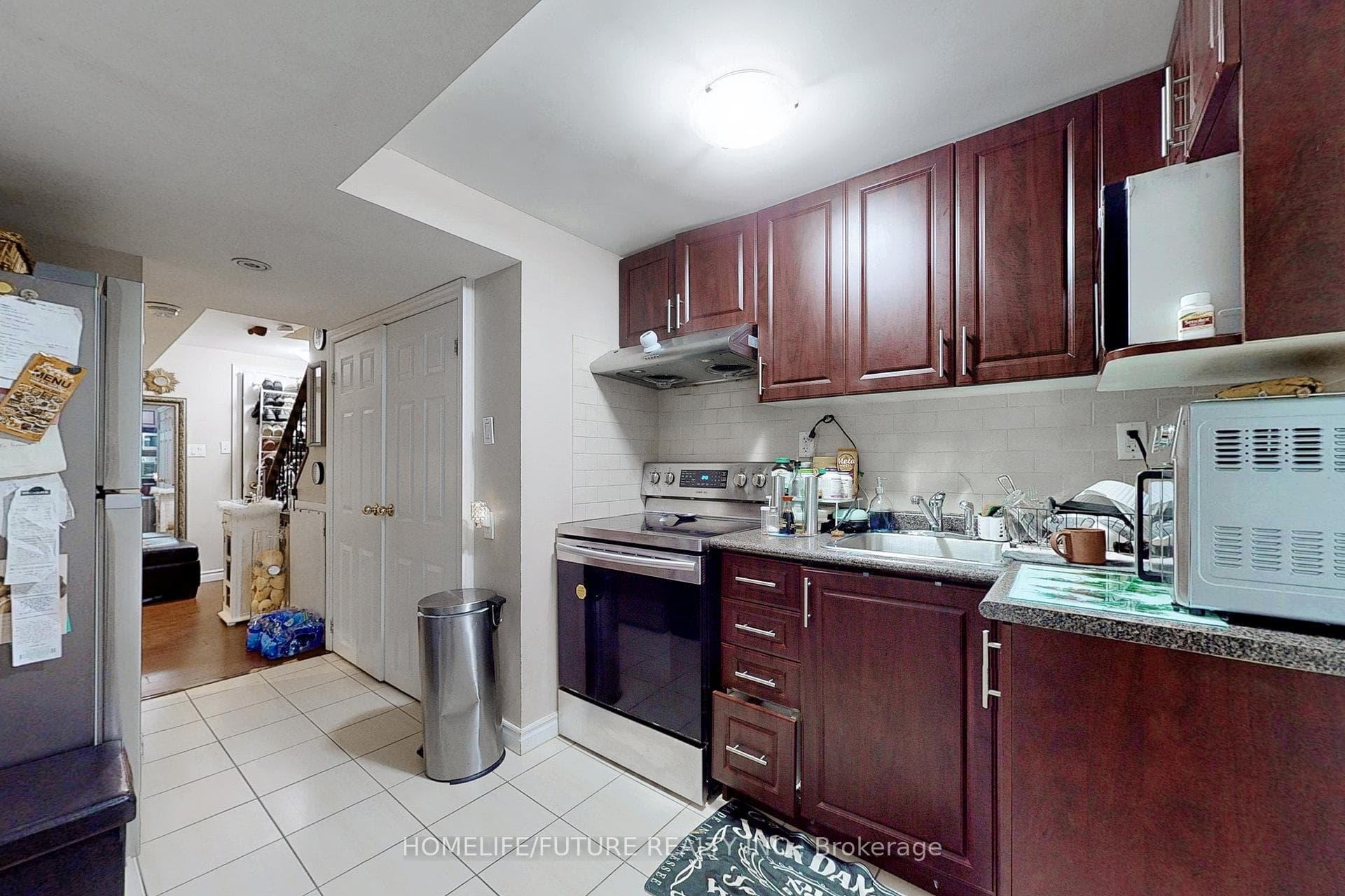 102 Stather Crescent photo 36