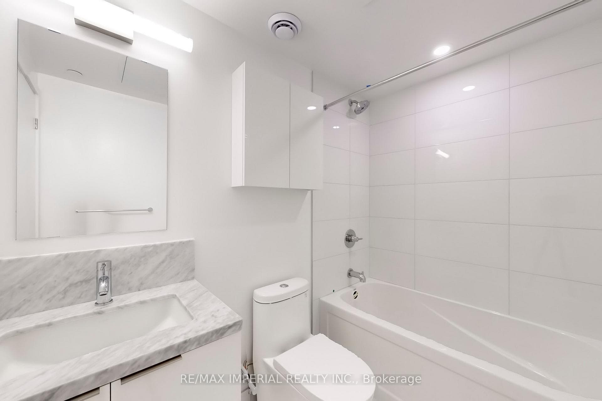 238 Simcoe Street Unit 2504 photo 21