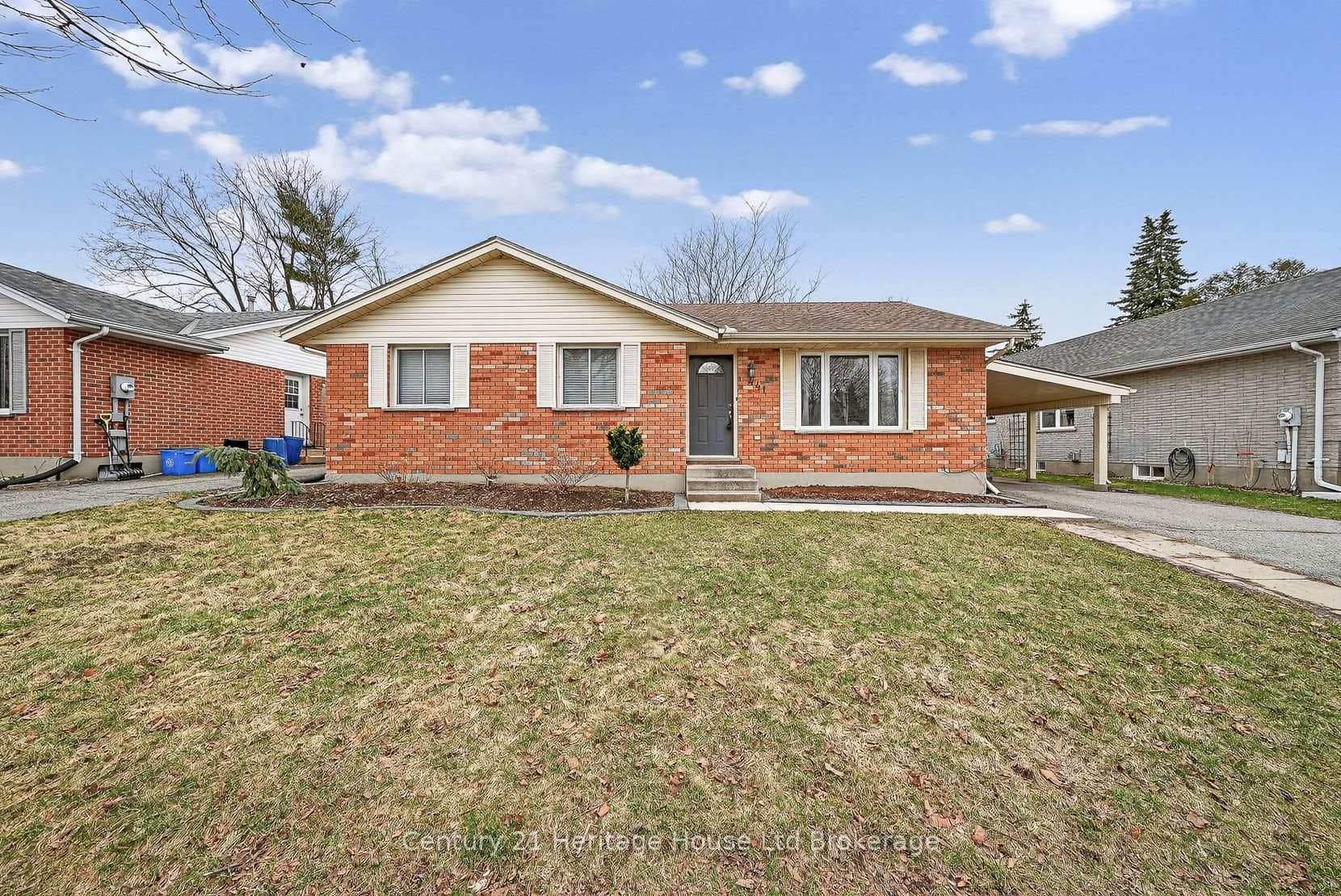 441 Ojibway Street photo 2