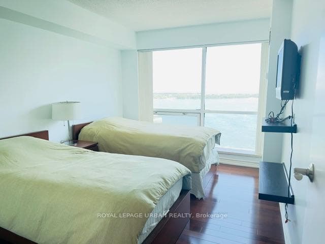 10 Yonge Street Unit 2702 photo 18