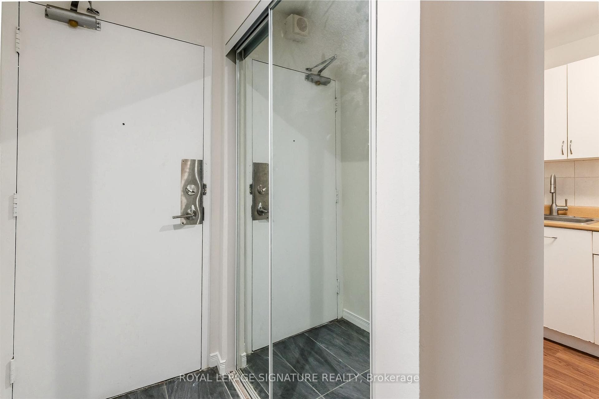 40 Homewood Avenue Unit 2108 photo 3