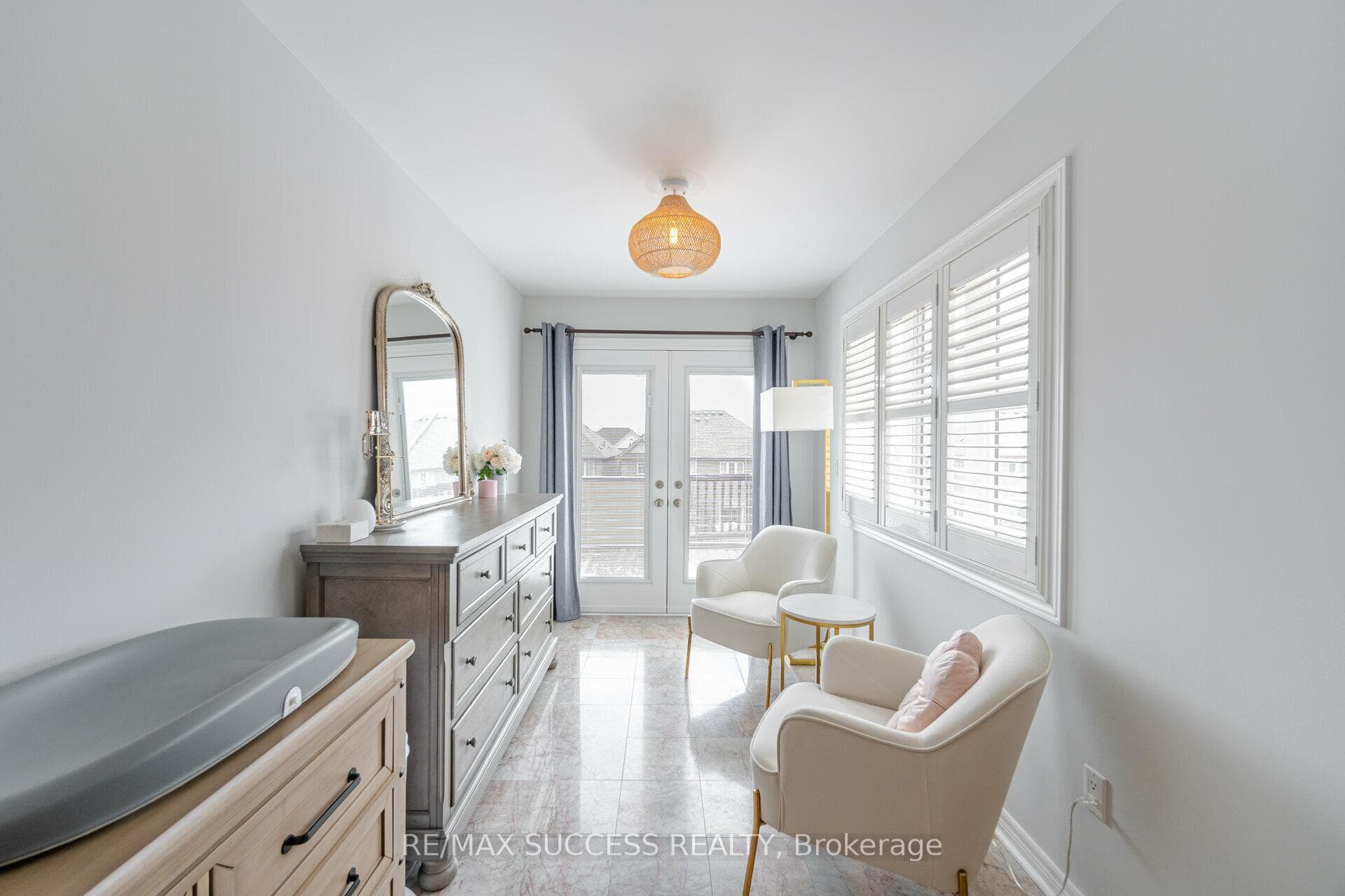 3466 Eglinton Avenue photo 17