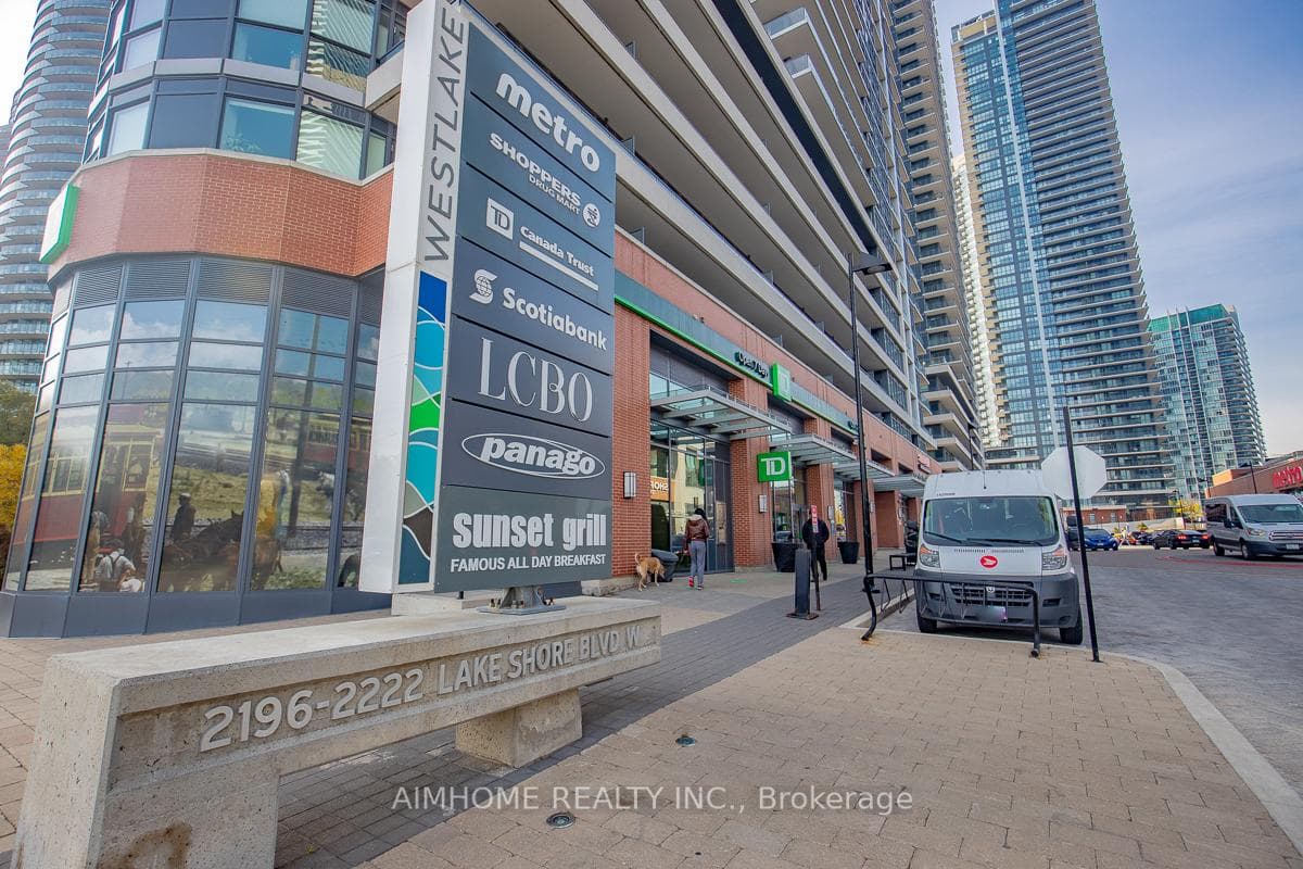 2212 Lakeshore Boulevard Unit 304 photo 11
