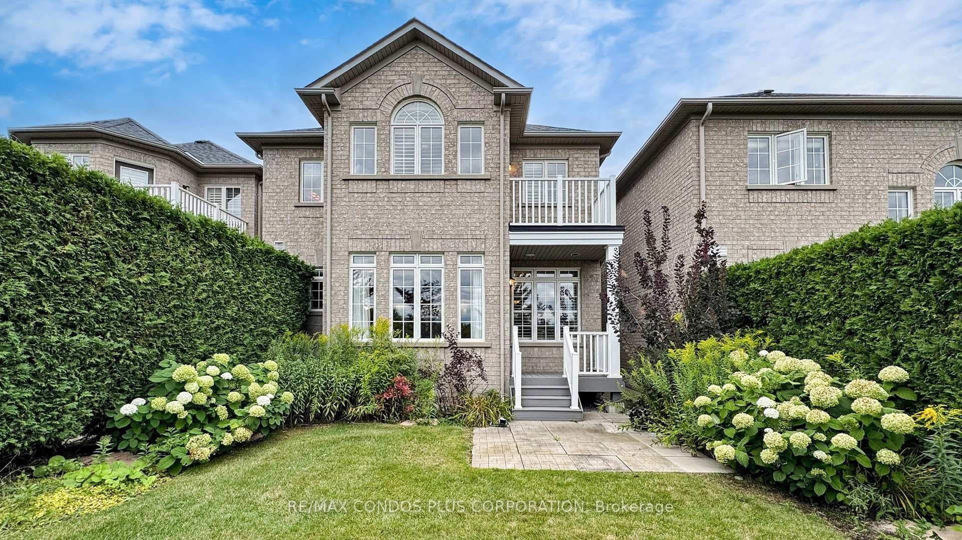 81 Stonecliffe Crescent photo 42