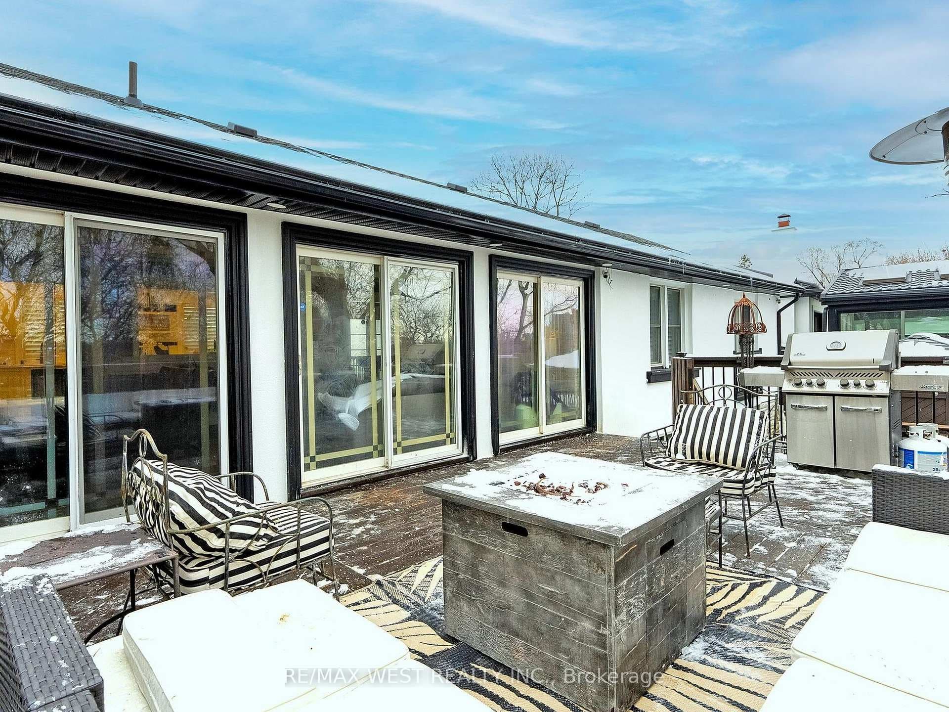 120 Hadrian Drive photo 11