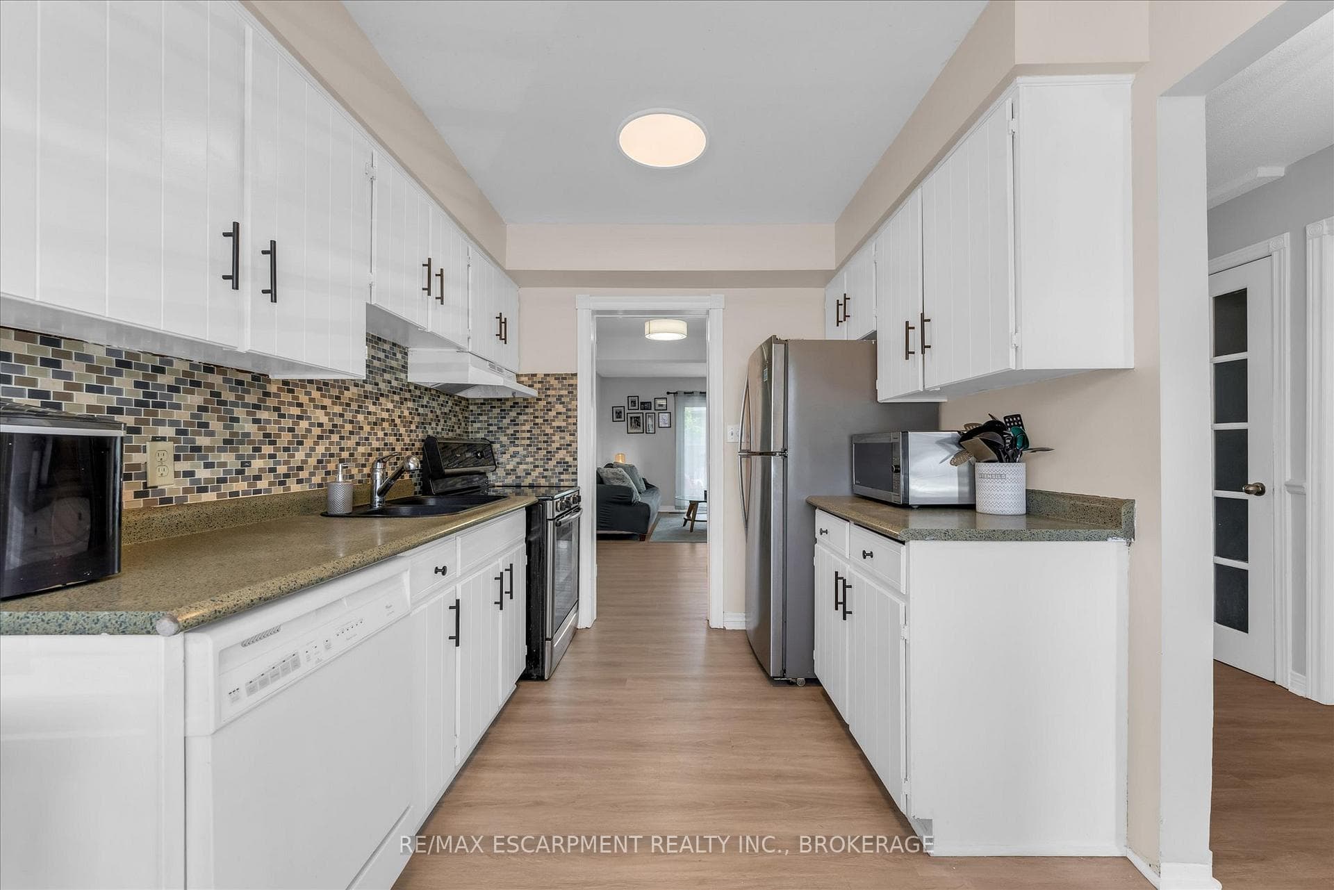 77 LINWELL Road Unit 97 photo 6