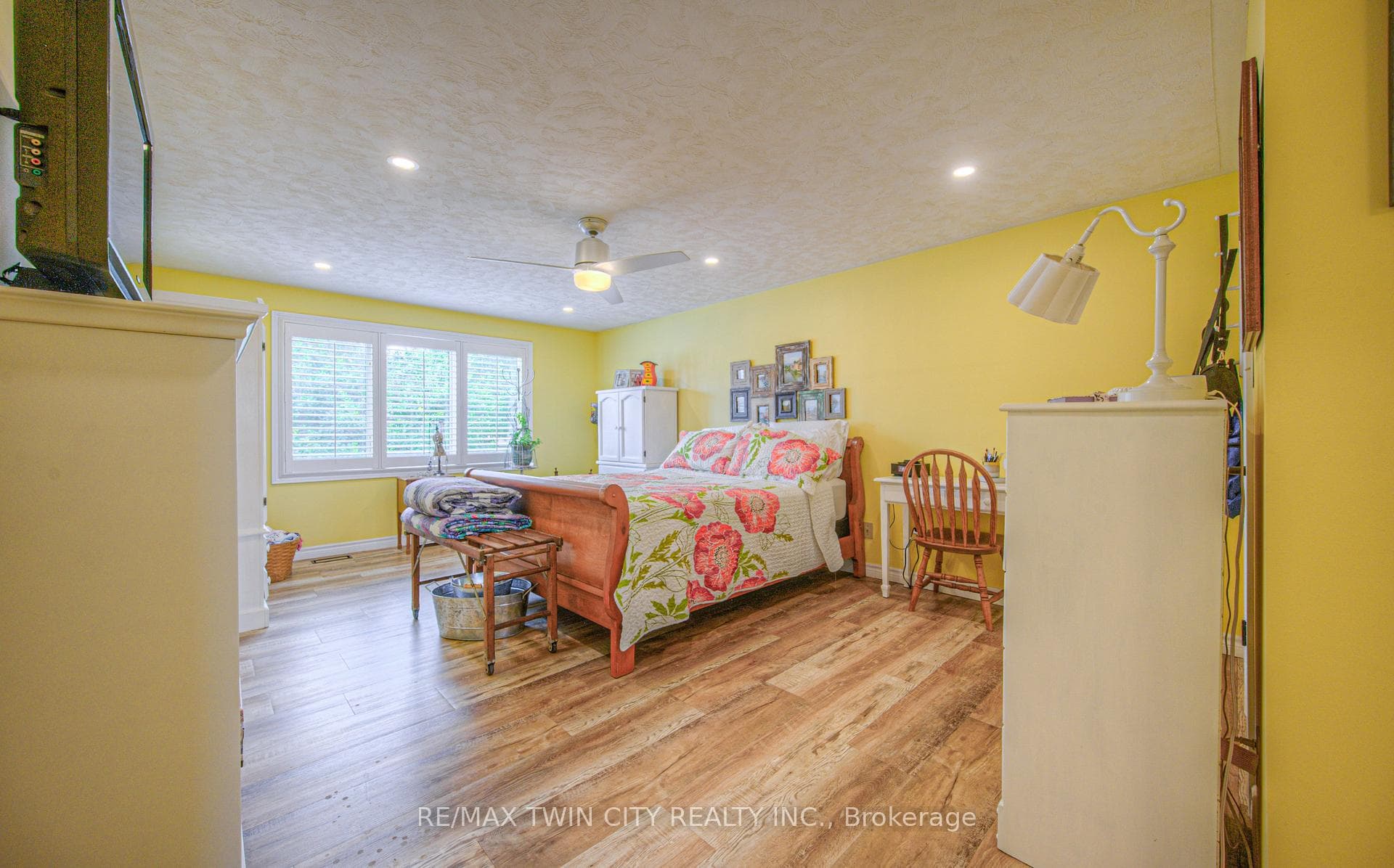 393 TIMLOCK Place photo 15