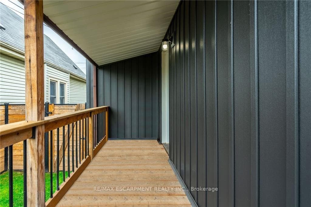 84 Houghton Avenue photo 40