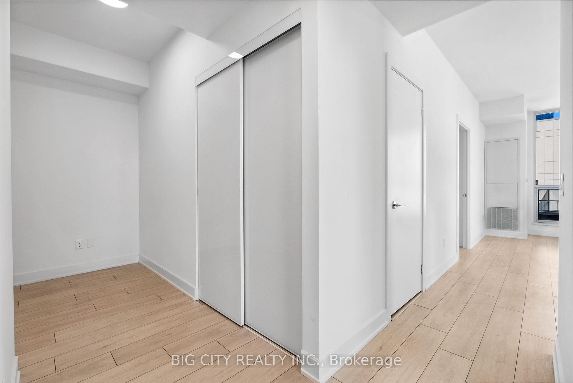 15 Mercer Street Unit 1608 photo 6
